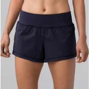 ✨Lululemon Final Lap Mid-Rise Short 2.5"